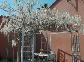 GITE MAS URANIE